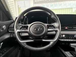 Hyundai Elantra - miniatura 4