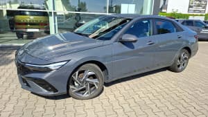 Hyundai Elantra - miniatura 1